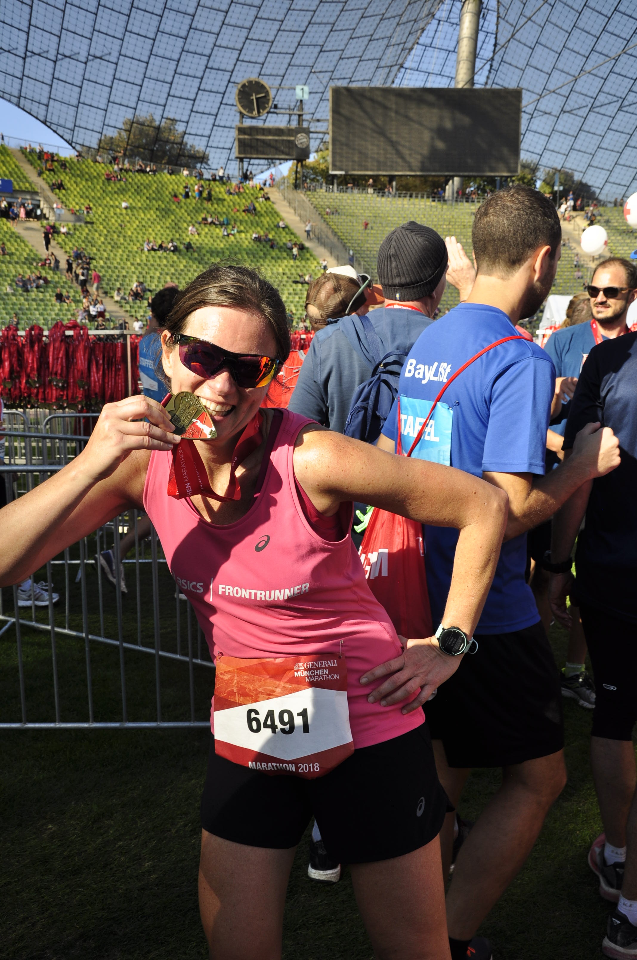 Marathonis strahlen in München mit der Sonne um die Wette